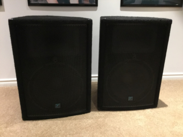 Yorkville speakers YX 15 with stands in Pro Audio & Recording Equipment in Mississauga / Peel Region
