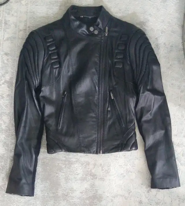 BCBGMaxAzria Black Leather Moto Motorcycle Jacket Women's Size M in Women's - Tops & Outerwear in City of Toronto - Image 2