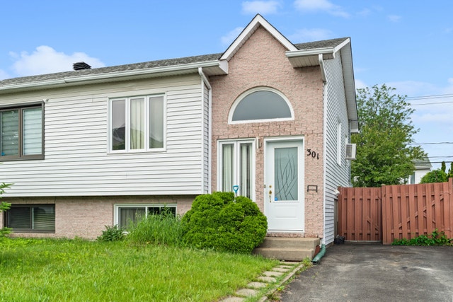 Semi-Detached Home — photo 1