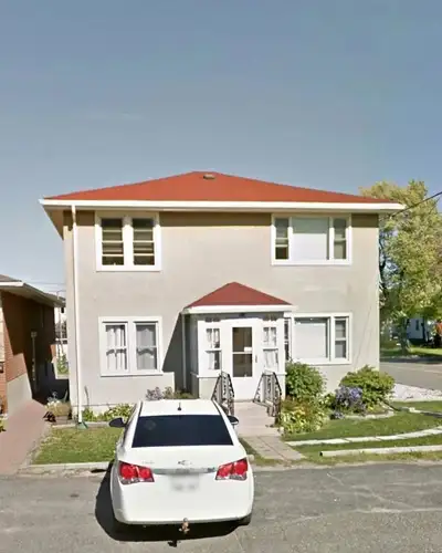Description Discover the perfect blend of comfort and convenience in this inviting 1 bedroom basemen...