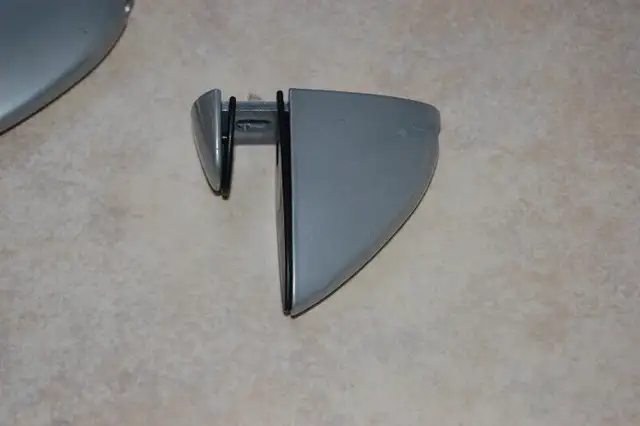 Oblong Frosted Glass Floating Shelf (one left) in Bookcases & Shelving Units in Edmonton - Image 4