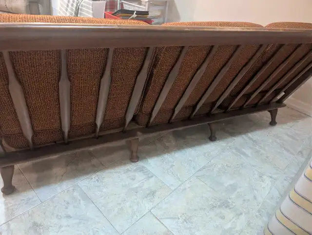 REDUCED PRICE..Vintage Spindle Sofa in Couches & Futons in Barrie - Image 4