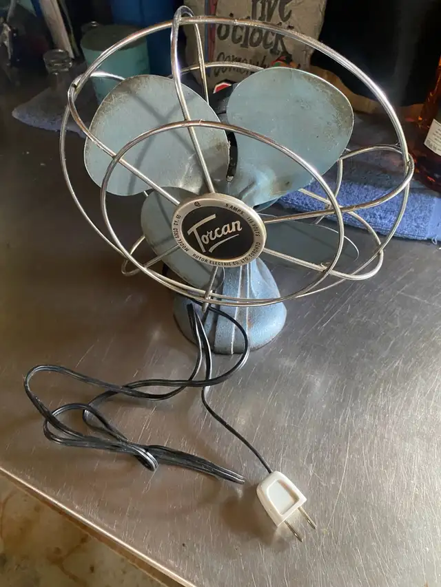 Vintage 1950/60’s Torcan Fan in Arts & Collectibles in Norfolk County - Image 5