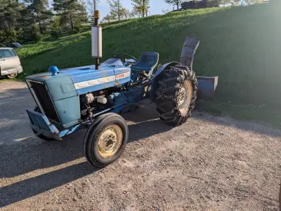 Ford 3000 with 6" Lucknow blower. Recently updated parts include: alternator and belt, starter, oil...