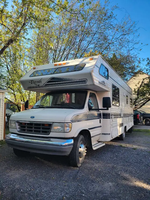 Ford ctv Royal 1993 non fumeur in RVs & Motorhomes in Québec City - Image 4