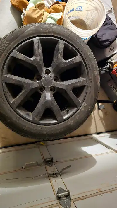 Jeep Rims with lightly used 225/55R18 Pirelli Cinturato SUV Tire. Came off a 2017 Jeep Compass. Tire...