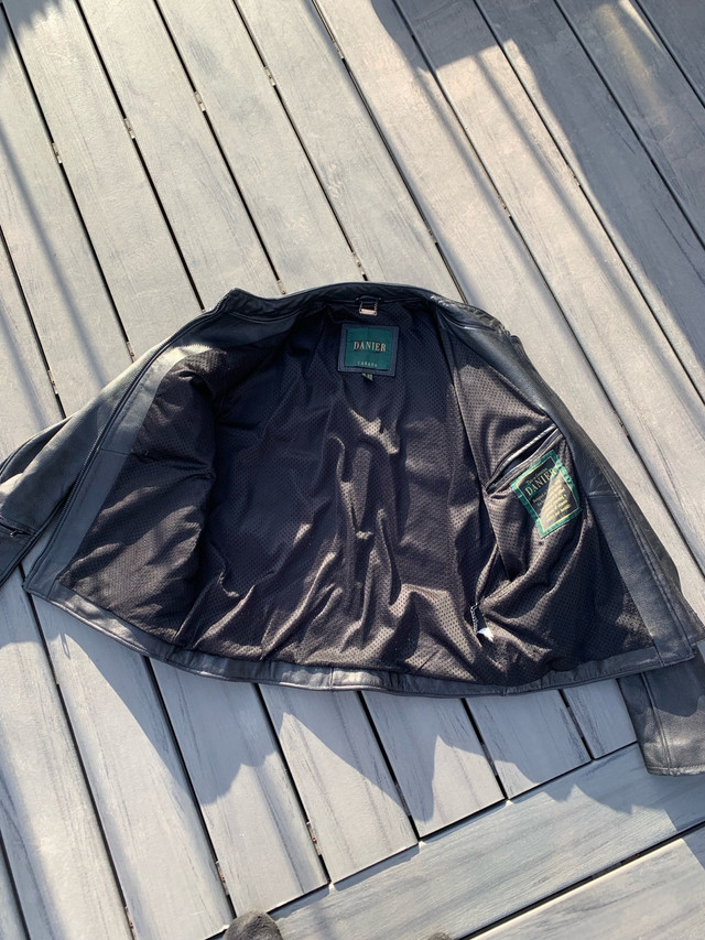 Black motorcycle leather jacket. New condition in Street, Cruisers & Choppers in Edmonton - Image 4