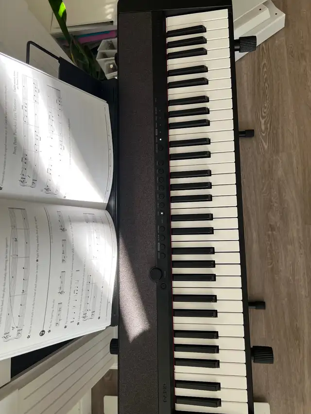 Casio CT-S1 Portable 61-Key Digital Piano – Barely Used, Like Ne in Pianos & Keyboards in Strathcona County - Image 2