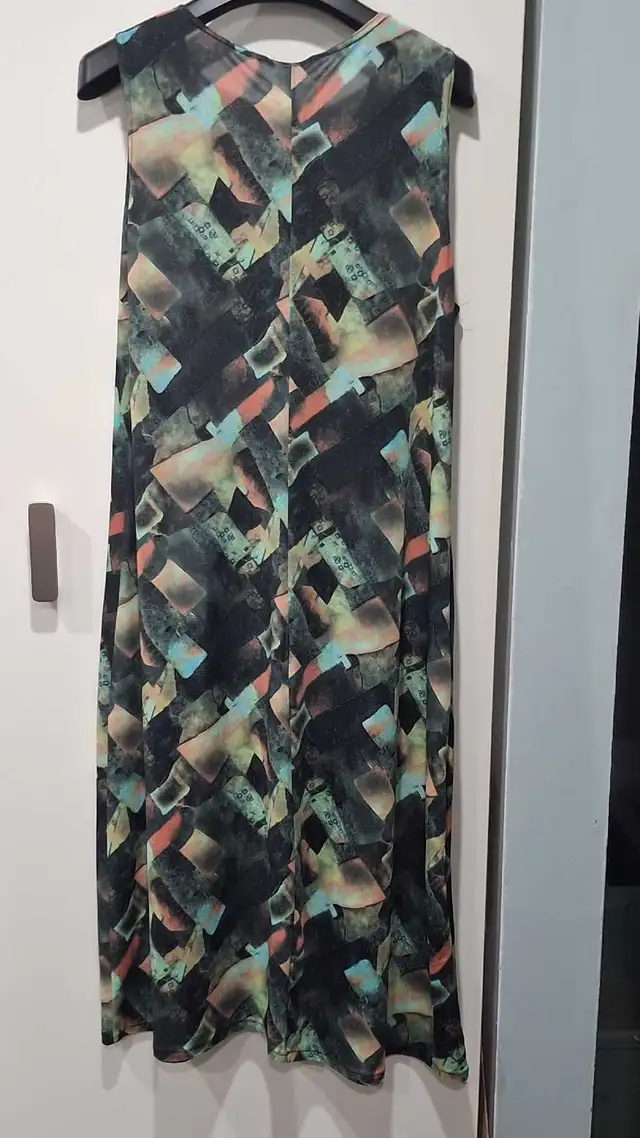 Women's Long Dress Like New in Women's - Dresses & Skirts in Mississauga / Peel Region - Image 4