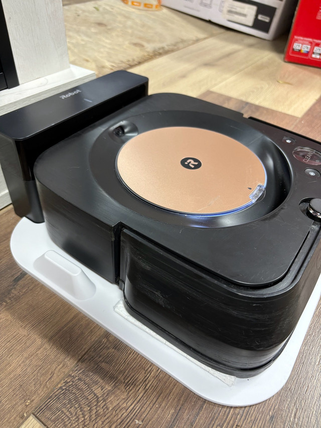 iRobot Braava Jet M6 with moping in Vacuums in Cambridge - Image 2
