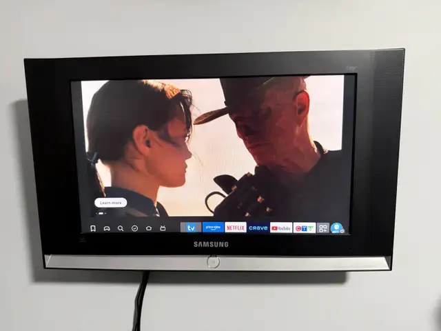 Samsung 23" HD TV with Wall Mount Bracket in TVs in Laval / North Shore - Image 4