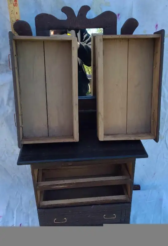 Antique circa 1920's Children's doll dresser with mirror in Arts & Collectibles in Saint John - Image 4