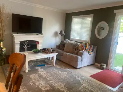 Room for rent in Acadia