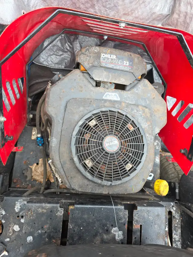 Gravely ZT2352 Zero-Turn Mower Commercial Grade 2 Tanks Tractor in Lawnmowers & Leaf Blowers in Windsor Region - Image 5