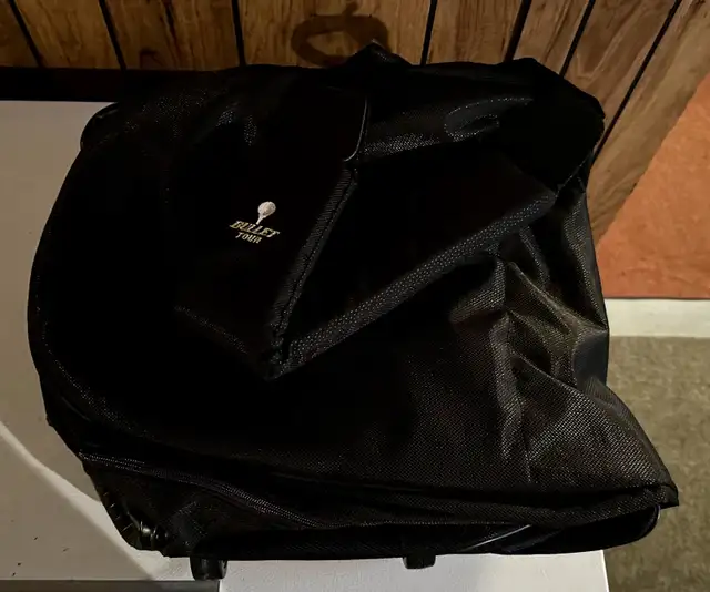Golf Bag Travel Cover - Never Used in Golf in Ottawa - Image 5