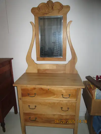 Bureau antique, View more
