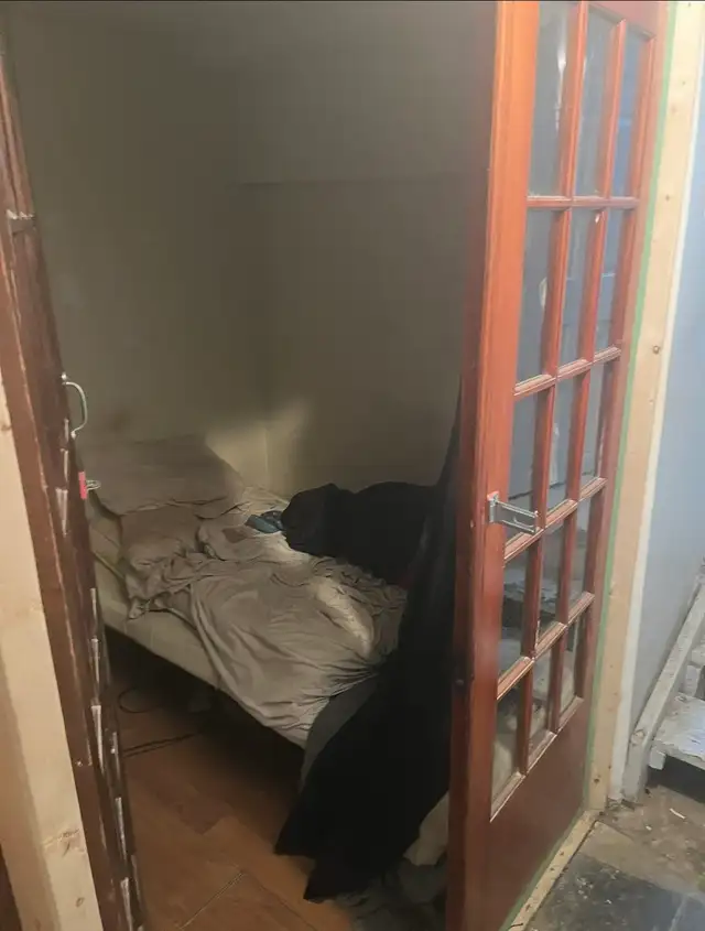 Furnished Basement Room For Rent ($750) (King Street West) in Room Rentals & Roommates in City of Toronto - Image 2