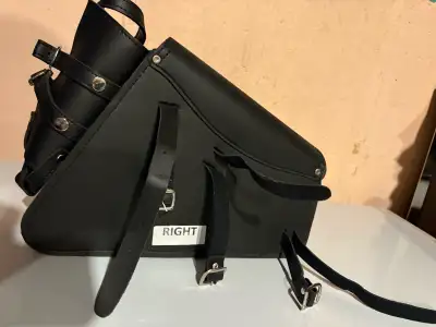 Motorcycle right side bag