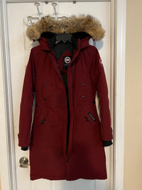 Canada goose authentic Kensington parka in Bordeaux XS paid $