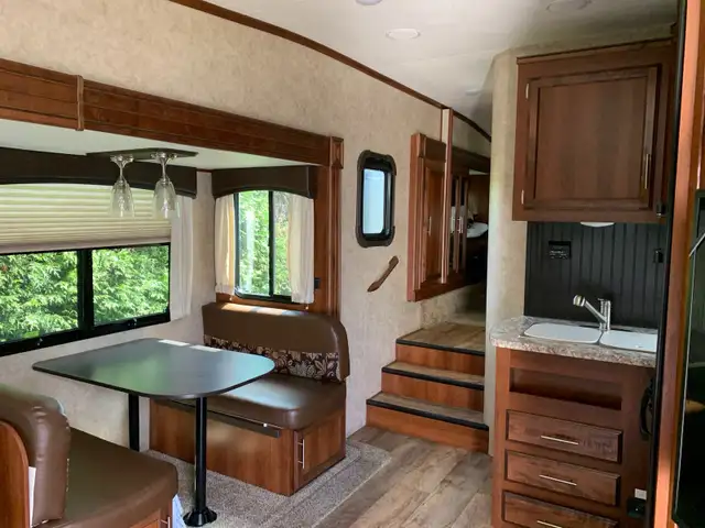 2017 Jayco Eagle HT 26.5 RLDS in RVs & Motorhomes in Kitimat - Image 9