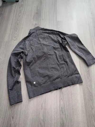 Men’s Lululemon sweater size 8-10, medium., View more