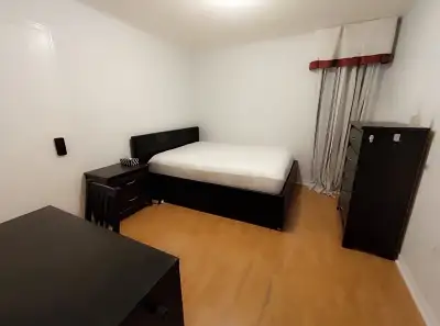 MARKHAM ROOM FOR RENT