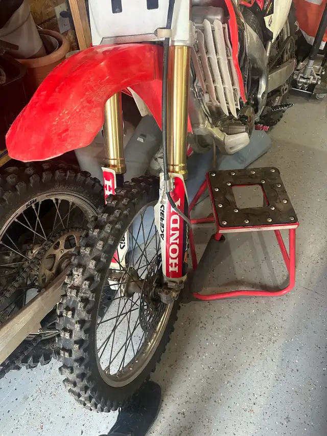 2004 crf250r in Dirt Bikes & Motocross in Sudbury - Image 6