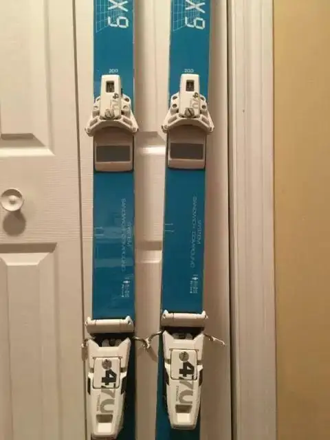 Ski Alpin Blizzard Comp VX9 TitanaC Tyrolia 470 bindings in Other in Longueuil / South Shore - Image 4