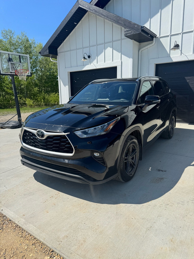 2020 Toyota Highlander  in Cars & Trucks in Edmonton