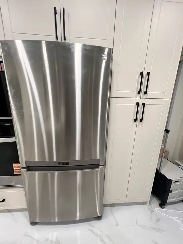 Refrigerator 441979096227522561