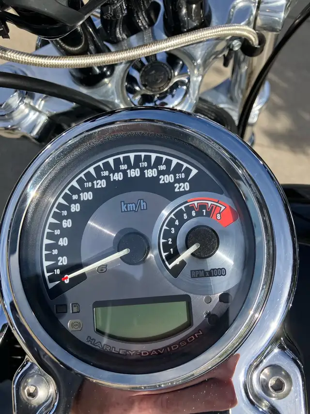 2010 Harley Fatbob in Street, Cruisers & Choppers in Hamilton - Image 7