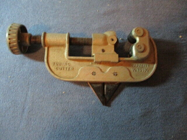 VINTAGE GENERAL TOOL CO. TUBING CUTTER-1/4" TO 1.5"-MADE IN USA dans Art et objets de collection  à Laval/Rive Nord