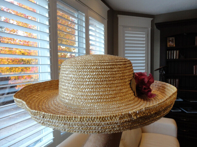 2 Lovely Ladies Boardwalk Sun Hats Natural White - Size Medium in Women's - Other in Kitchener / Waterloo - Image 4