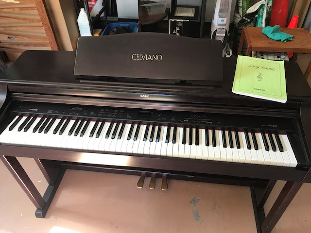 Electric Piano in Pianos & Keyboards in Kitchener / Waterloo - Image 2