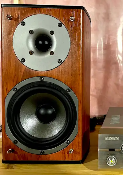 Pro-Linear PTX55BCH Compact High-Performance Bookshelf Speakers, View more