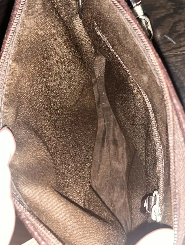 Coach vintage signature monogram crossbody bag, brown in Women's - Bags & Wallets in Mississauga / Peel Region - Image 7