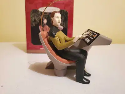 Commander data from Star Trek the next generation. A 1997 ornament made by Hallmark. Excellent detai...