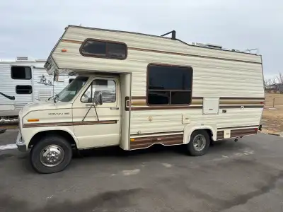 1985 ford Econoline 350 Travelaire Class C. 21’ bumper to bumper Ford 351W Everything works as it sh...