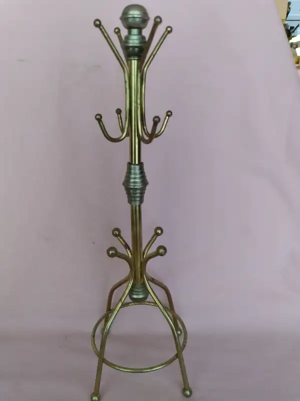 Vintage Pair of Bras Coat Hangers for Key & Jewelry in Arts & Collectibles in Barrie - Image 3