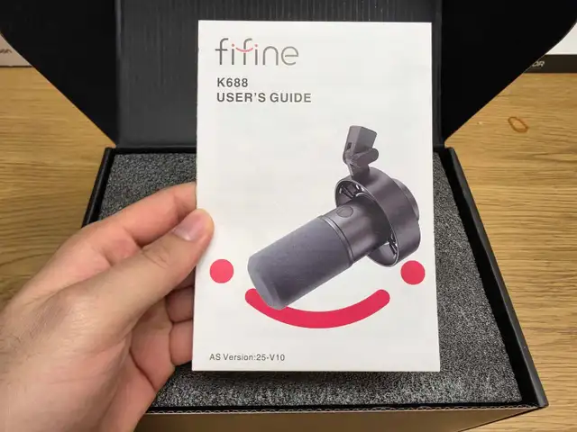 : Fifine AmpliGame K688 XLR/USB Dynamic Microphone in Pro Audio & Recording Equipment in London - Image 5