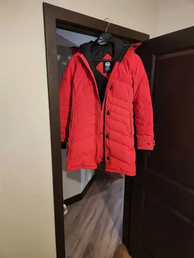 Womens Sz. L Red Canada Goose. Rarely worn. Like New