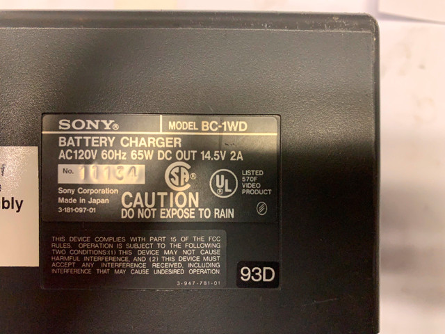Classic SONY BATTERY CHARGER BC-1WD for NP-1 / NP-1B Ni-Cad in Other in City of Toronto - Image 3