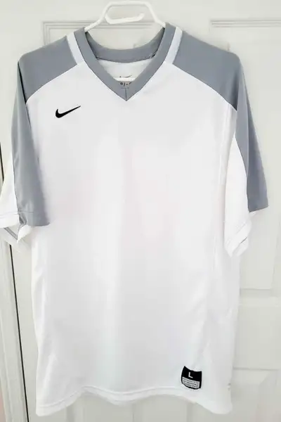 NEW Mens Nike Dry Fit Active Top Tshirt White Grey V-neck Large, View more