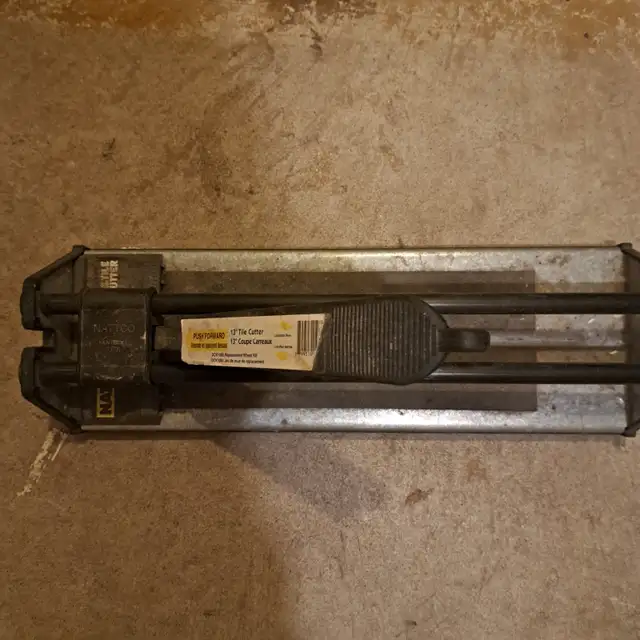 Tile cutter in Hand Tools in Calgary - Image 2