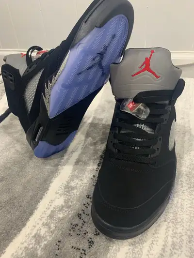 Jordan 5 Retro OG “Black Metallic Reimagined” – Men’s Size 10, View more