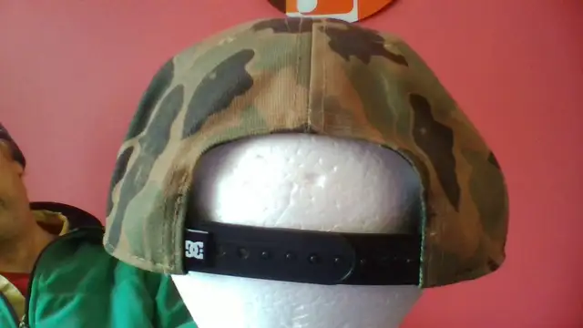DC Cammo snap back Baseball Cap in Fishing, Camping & Outdoors in Winnipeg - Image 5
