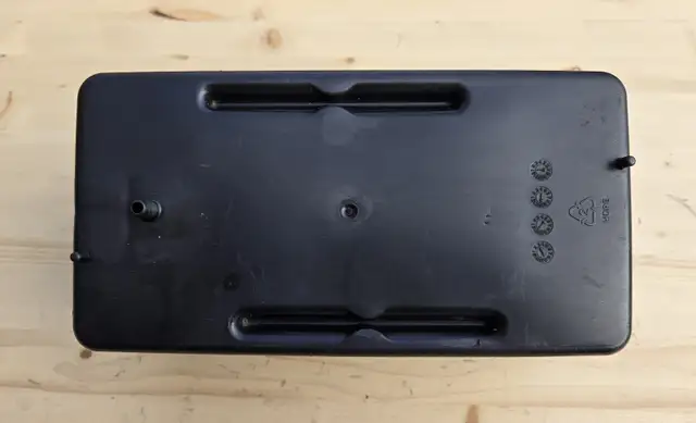 Tecumseh Gas Engine One Gallon Fuel Tank with Gas Cap PN 34156A. in Lawnmowers & Leaf Blowers in Kawartha Lakes - Image 4