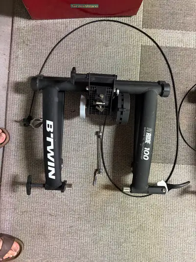 B'Twin In'Ride 100 magnetic home trainer, View more