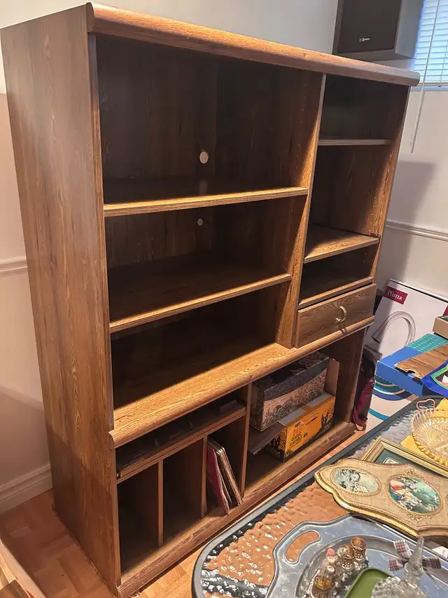 Bookshelf Entertainment Unit in TV Tables & Entertainment Units in Mississauga / Peel Region - Image 3