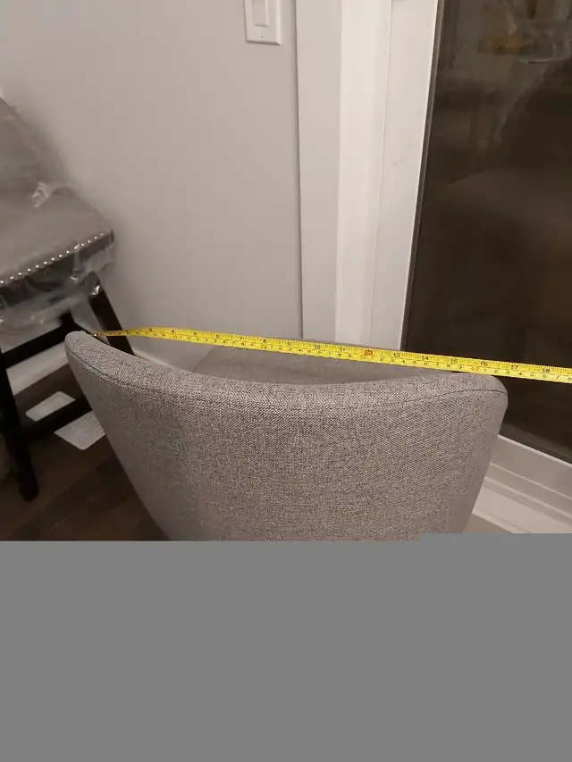 Swivel counter height bar stool in Chairs & Recliners in Markham / York Region - Image 5